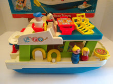 Load image into Gallery viewer, Fisher Price Toys Play Family Houseboat in Box
