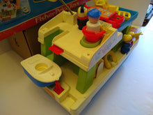 Load image into Gallery viewer, Fisher Price Toys Play Family Houseboat in Box
